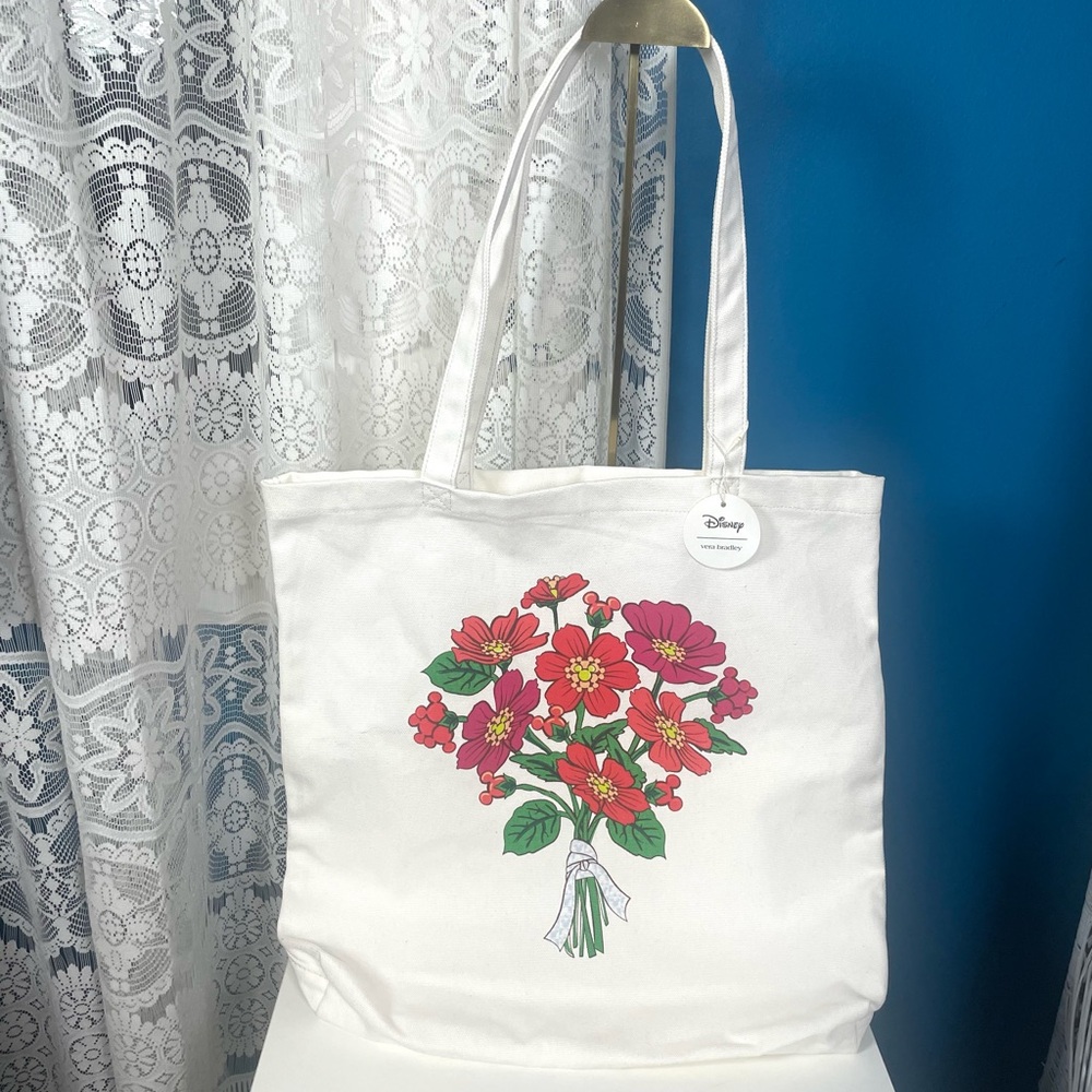 NWT. Vera Bradley Disney Woodlark Tote in the Mickey Meadow Bouquet